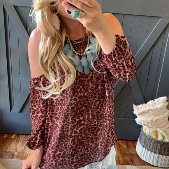 Last One! Leopard Cold Shoulder Blouse - Picture 5 of 6